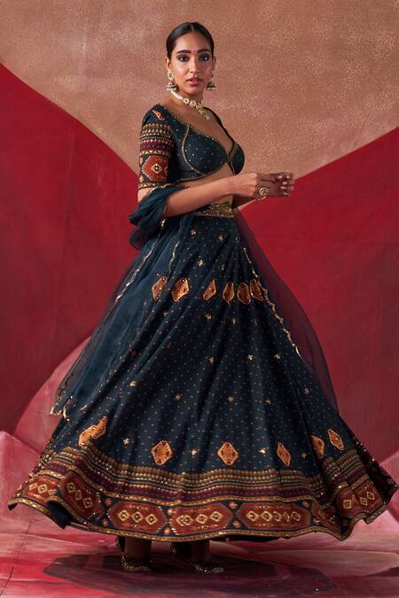 Shop_Jigar Mali_Green Organza, Chanderi Embroidery, Tassels Plunge Dori Hand Lehenga Blouse Set_Online_at_Aza_Fashions