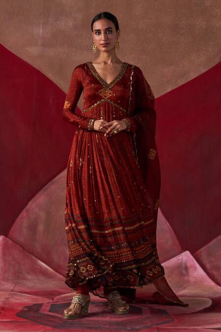 Jigar Mali Maroon Organza, Chanderi Embroidery, Sequins V-neck Jamewar Printed Anarkali Set at Aza Fashions Jigar Mali_Maroon Organza, Chanderi Embroidery, Sequins V-neck Jamewar Printed Anarkali Set_at_Aza_Fashions