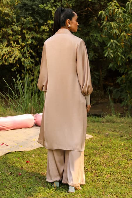 Shop Ajiesh Oberoi Beige Chiffon, Cotton Open Neck, Collared Front Shrug With Pant Set at Aza Fashions Shop_Ajiesh Oberoi_Beige Chiffon, Cotton Open Neck, Collared Front Shrug With Pant Set _at_Aza_Fashions