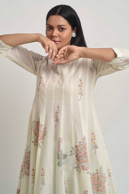 Buy_Barahmasi_Off White Cotton Hand Block Printed Floral Round Neck Kado Anarkali And Pant Set_Online_at_Aza_Fashions