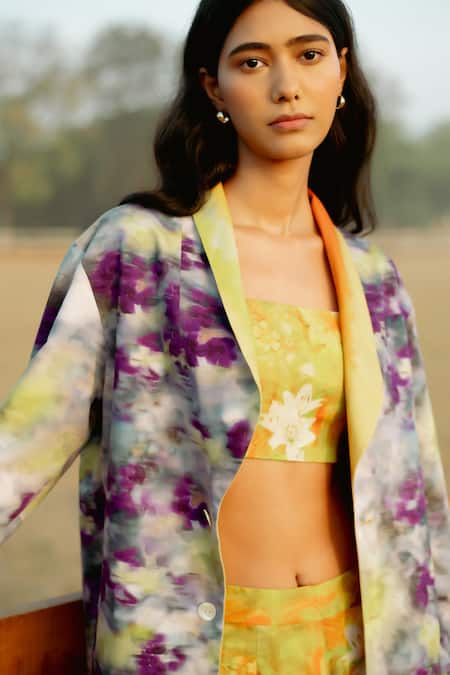 Raasa Yellow Modal Print Color Helix Shawl Lapel Reversible Trench Coat at Aza Fashions Raasa_Yellow Modal Print Color Helix Shawl Lapel Reversible Trench Coat _at_Aza_Fashions