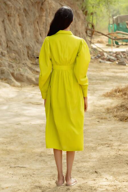 Raasa Solid Lace Tie Up Collared Midi Dress 