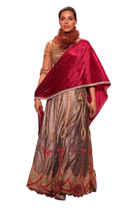 Shop Rina Dhaka Gold Velvet Zari, Embroidery, Sequins Round Neck Stripe Woven Bridal Lehenga Set Shop_Rina Dhaka_Gold Velvet Zari, Embroidery, Sequins Round Neck Stripe Woven Bridal Lehenga Set