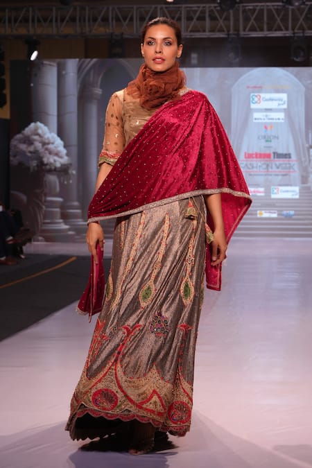 Shop_Rina Dhaka_Maroon Velvet Embroidery Zardozi Border Dupatta _at_Aza_Fashions