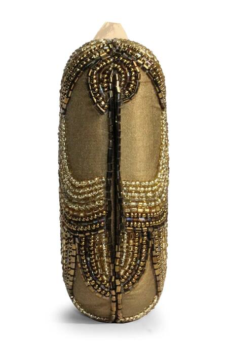 Jasbir Gill_Beige Hand Embroidery Scallop Clutch _Online_at_Aza_Fashions