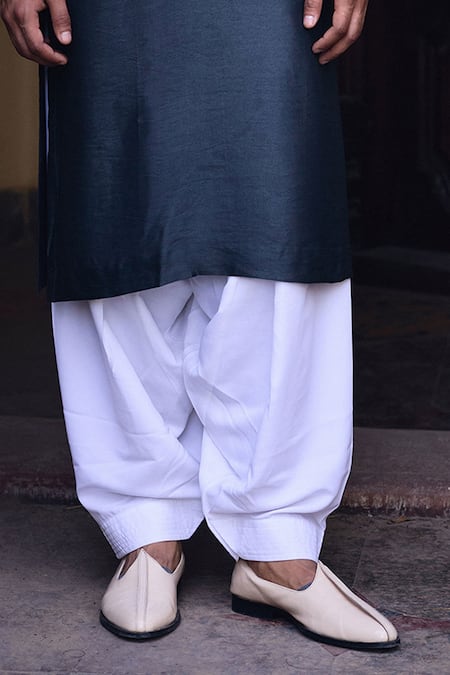 Shop Ankit V Kapoor Grey Cotton, Silk Embroidery Asirgarh Floral Kurta And Salwar Set Shop_Ankit V Kapoor_Grey Cotton, Silk Embroidery Asirgarh Floral Kurta And Salwar Set