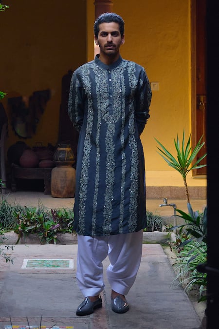 Ankit V Kapoor Grey Pure Habutai Silk Embroidered Thread Jaisalmer Kurta And Pant Set