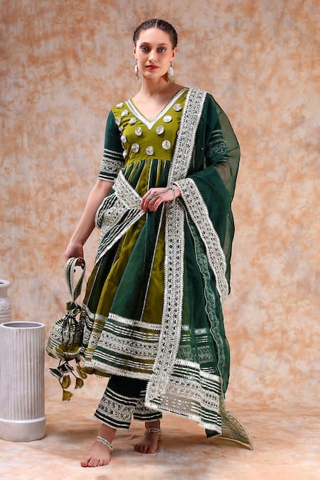 Buy_Pomcha Jaipur_Green Organza, Cotton Gota Patti V-neck Embellished Anarkali Pant Set 