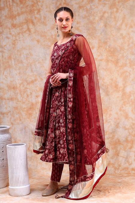 Shop Pomcha Jaipur Maroon Cotton, Organza Gota Patti, Embroidery Square Floral Print Anarkali Set Shop_Pomcha Jaipur_Maroon Cotton, Organza Gota Patti, Embroidery Square Floral Print Anarkali Set