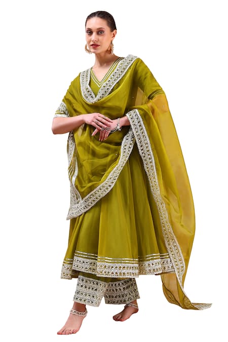 Pomcha Jaipur_Green Organza Gota Patti V-neck Lace Border Embellished Anarkali Set _Online_at_Aza_Fashions