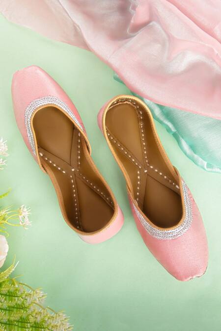 Yassio_Pink Aisha Thread Embroidered Juttis _Online_at_Aza_Fashions