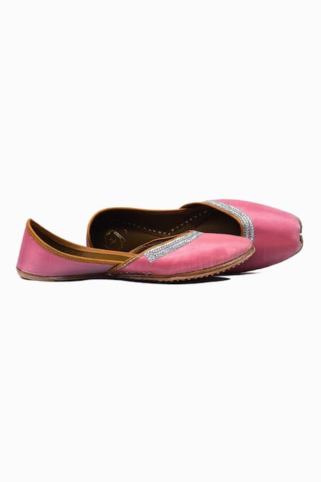 Buy_Yassio_Pink Aisha Thread Embroidered Juttis _Online_at_Aza_Fashions