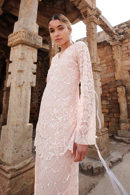 Shop Kashmiraa Peach Net, Cotton Sequins, Beads V-neck Embroidered Scallop Kurta With Pant Online at Aza Fashions Shop_Kashmiraa_Peach Net, Cotton Sequins, Beads V-neck Embroidered Scallop Kurta With Pant _Online_at_Aza_Fashions