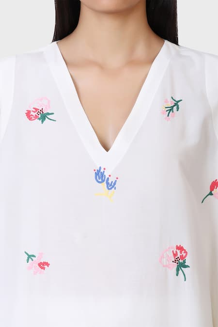 Shop_Laite_White Cotton, Silk Embroidery V-neck Floral Tunic And Pant Set _Online_at_Aza_Fashions