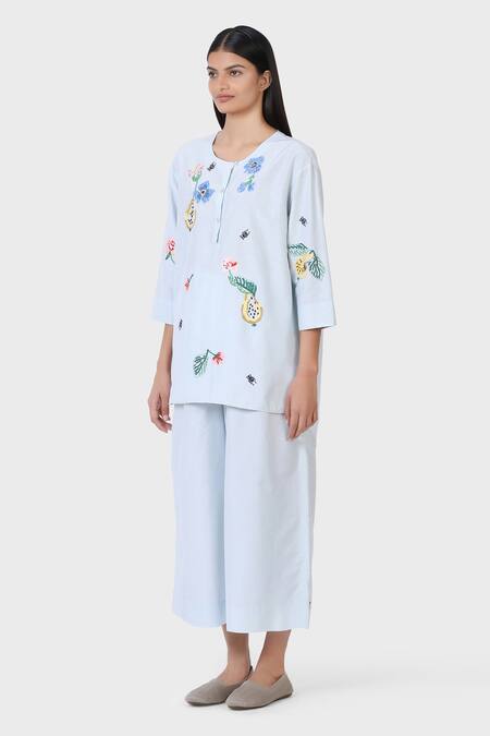Buy_Laite_Blue Silk, Cotton Embroidery Round Neck Floral Threadwork Kurta Set _Online_at_Aza_Fashions