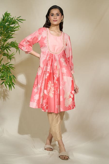 The Home Affair Peach Cambric Muslin Cotton Printed Foliage Round Tunic With Pant 