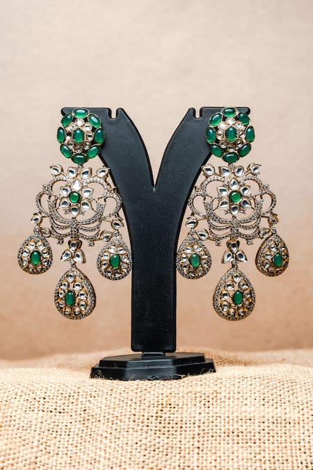 Shop Nayaab By Sonia Gold Plated Zari Rajwadi Raniyan Floral Chandeliers at Aza Fashions Shop_Nayaab By Sonia_Gold Plated Zari Rajwadi Raniyan Floral Chandeliers _at_Aza_Fashions