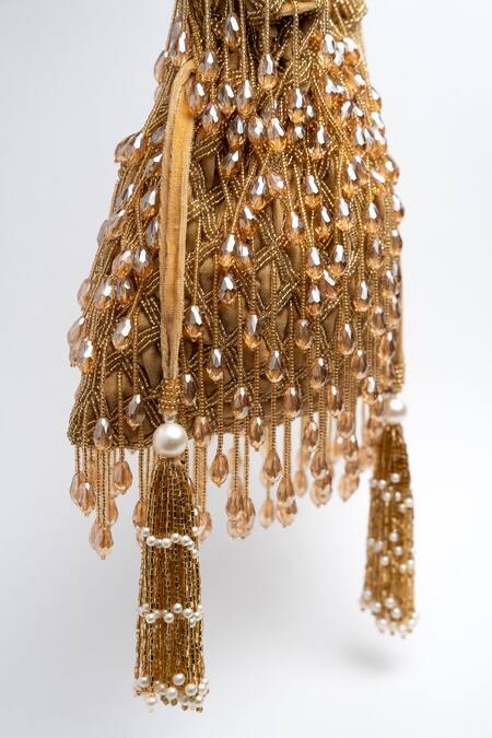 Buy Nayaab By Sonia Gold Crystals, Zari Lattice Frame Embellished Clutch Online at Aza Fashions Buy_Nayaab By Sonia_Gold Crystals, Zari Lattice Frame Embellished Clutch_Online_at_Aza_Fashions