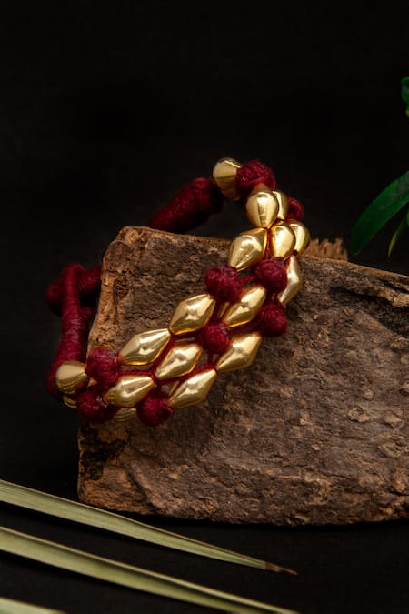 Buy_Neeta Boochra_Maroon Wax Beads Melody Dholki Bracelet 