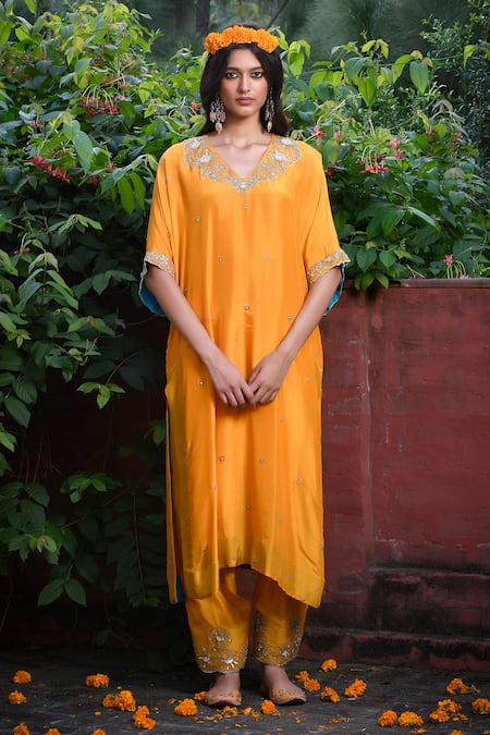 Mint Blush_Yellow Organza, Silk Sequins, Beads V-neck Floral Embroidered Kurta Salwar Set _Online_at_Aza_Fashions