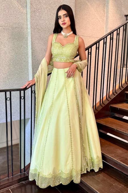 Richa Jaisinghani Label Green Organza Embroidery Nalki Sweetheart Neck Cutdana Hive Kalidar Lehenga Set 