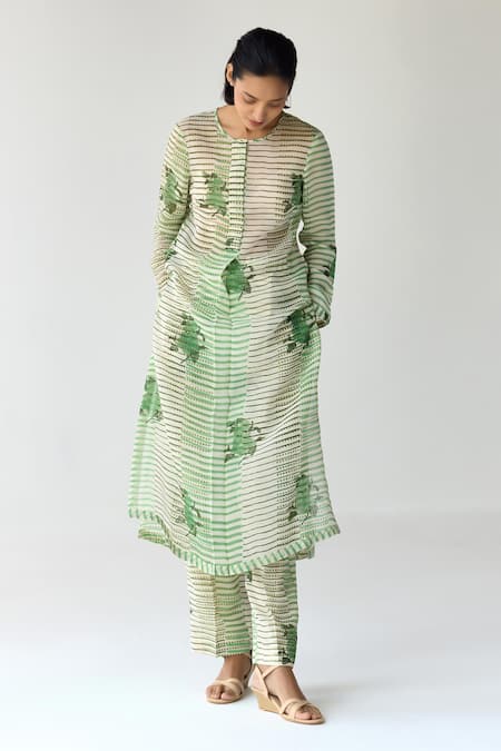 Buy_Shyam Narayan Prasad_Green Organza Embroidery Round Neck Hand Block Print Kurta And Trouser Set _Online_at_Aza_Fashions