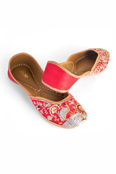 Azora Nazarah Garden Embroidered Juttis 