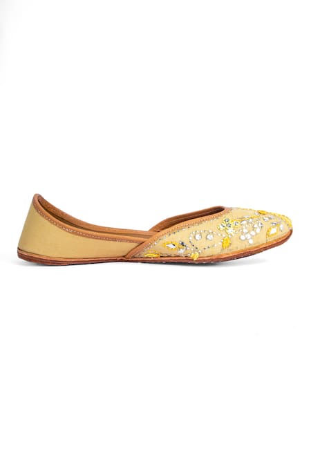Azora_Gold Rafia Dragonfly Embroidered Juttis _Online_at_Aza_Fashions