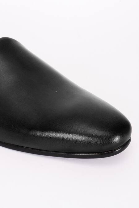 Buy Bubber Couture Grey Alden Solid Pointed-toe Mojdi Online at Aza Fashions Buy_Bubber Couture_Grey Alden Solid Pointed-toe Mojdi _Online_at_Aza_Fashions