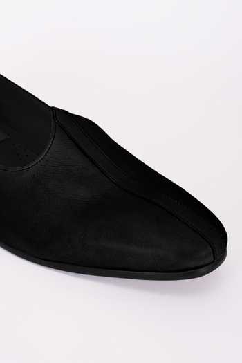 Buy_Bubber Couture_Black Cole Solid Pointed-toe Mojdi _Online_at_Aza_Fashions