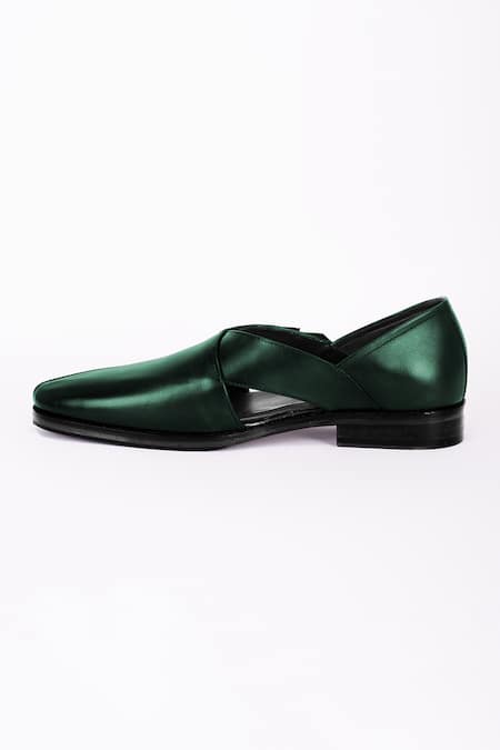 Bubber Couture Green Jasper Solid Pointed-toe Peshwari Sandal Online at Aza Fashions Bubber Couture_Green Jasper Solid Pointed-toe Peshwari Sandal _Online_at_Aza_Fashions