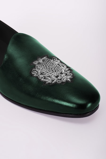 Buy Bubber Couture Green Embroidery Reed Pointed-toe Mojdi Online at Aza Fashions Buy_Bubber Couture_Green Embroidery Reed Pointed-toe Mojdi _Online_at_Aza_Fashions