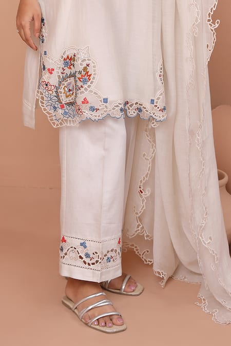 Buy Shetab Kazmi Ivory Chanderi Embroidery, Cut Work V-neck Floral Kurta Culottes Set Online at Aza Fashions Buy_Shetab Kazmi_Ivory Chanderi Embroidery, Cut Work V-neck Floral Kurta Culottes Set _Online_at_Aza_Fashions