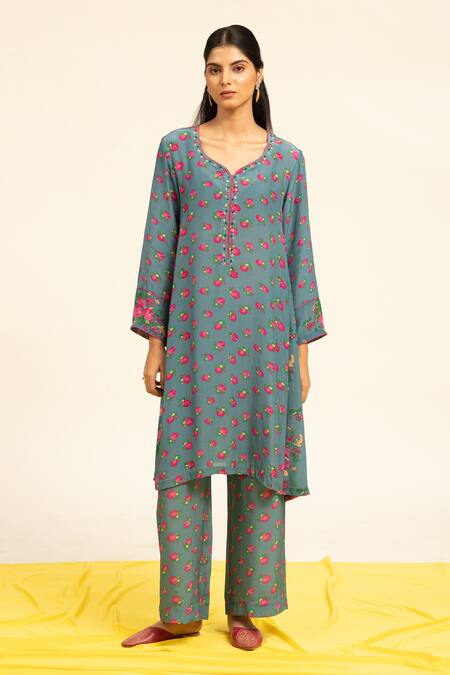 Shetab Kazmi Grey Crepe Embroidery, Sequins Round Neck Botanic Print Kurta Pant Set at Aza Fashions Shetab Kazmi_Grey Crepe Embroidery, Sequins Round Neck Botanic Print Kurta Pant Set _at_Aza_Fashions