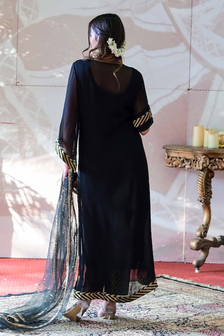 Farha Syed Black Georgette, Brocade, Tulle Embroidery V-neck Geometric Kurta Pant Set Online at Aza Fashions Farha Syed_Black Georgette, Brocade, Tulle Embroidery V-neck Geometric Kurta Pant Set _Online_at_Aza_Fashions
