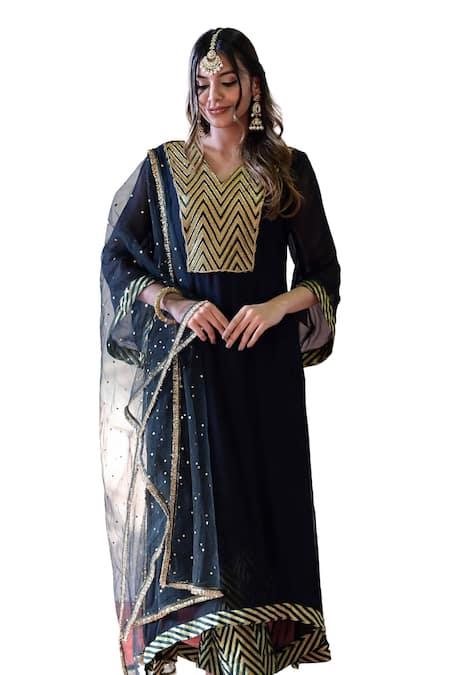 Shop Farha Syed Black Georgette, Brocade, Tulle Embroidery V-neck Geometric Kurta Pant Set Online at Aza Fashions Shop_Farha Syed_Black Georgette, Brocade, Tulle Embroidery V-neck Geometric Kurta Pant Set _Online_at_Aza_Fashions