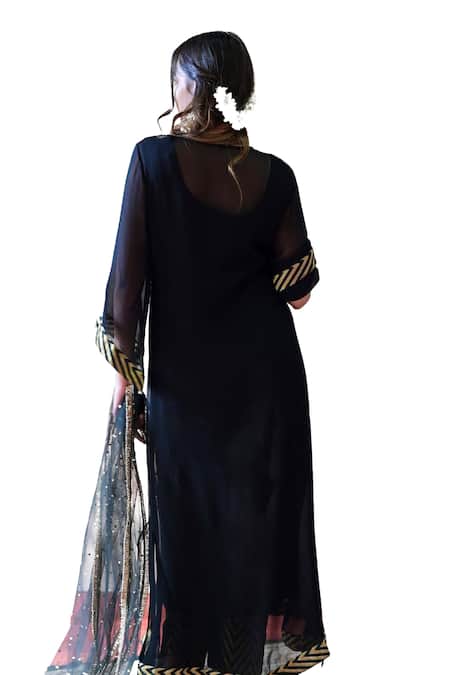 Shop Farha Syed Black Georgette, Brocade, Tulle Embroidery V-neck Geometric Kurta Pant Set Shop_Farha Syed_Black Georgette, Brocade, Tulle Embroidery V-neck Geometric Kurta Pant Set