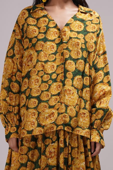 Breathe By Aakanksha Singh Yellow Cotton, Silk V-neck Chamomile Print Blouse With Skirt Online at Aza Fashions Breathe By Aakanksha Singh_Yellow Cotton, Silk V-neck Chamomile Print Blouse With Skirt _Online_at_Aza_Fashions