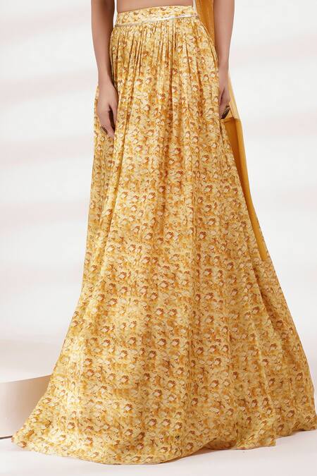 Breathe By Aakanksha Singh_Yellow Cotton, Silk Sweetheart Neck Daisy Abstract Print Lehenga Set _at_Aza_Fashions