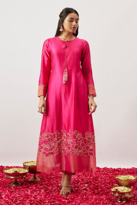 The Aarya Daneiris Hand Embroidered Kurta Pant Set 