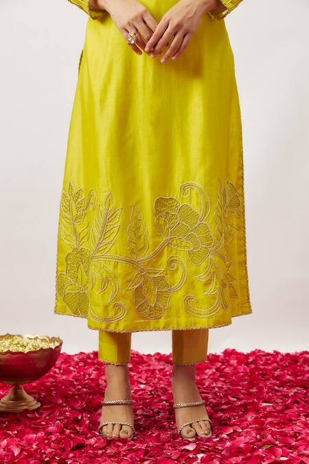 The Aarya_Green Organza Embroidery, Zari Collared Gohar Dori Ambrosia Kurta Pant Set _at_Aza_Fashions