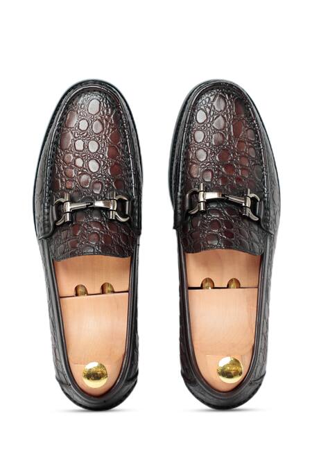 Shop Vantier Brown Horsebit Pebble Textured Shoes at Aza Fashions Shop_Vantier_Brown Horsebit Pebble Textured Shoes _at_Aza_Fashions