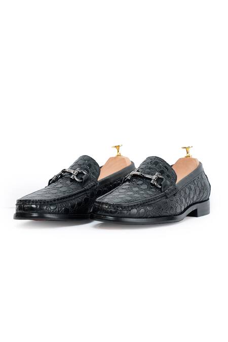 Buy_Vantier_Black Pebble Textured Horsebit Leather Shoes _Online_at_Aza_Fashions