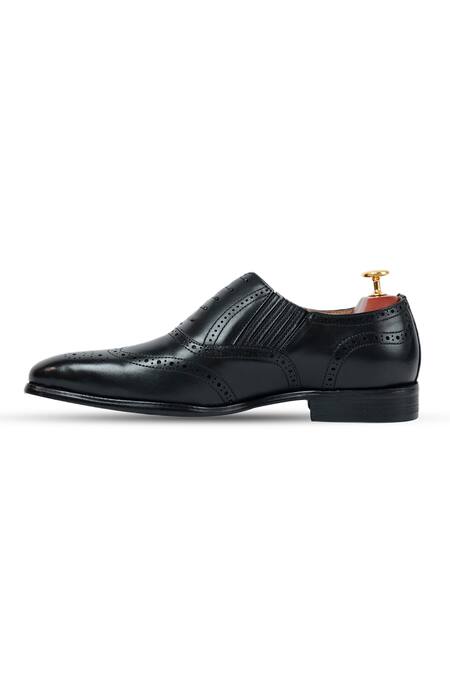 Shop_Vantier_Black Buckles Azura Lace-up Brogue Shoes _Online_at_Aza_Fashions