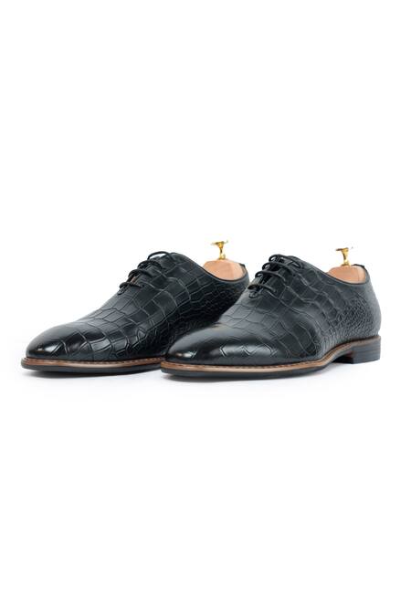 Buy Vantier Black Crocodile Textured Oxford Shoes Online at Aza Fashions Buy_Vantier_Black Crocodile Textured Oxford Shoes _Online_at_Aza_Fashions
