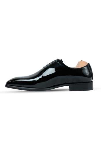 Buy Vantier Black Patent Leather Oxford Shoes Online at Aza Fashions Buy_Vantier_Black Patent Leather Oxford Shoes _Online_at_Aza_Fashions