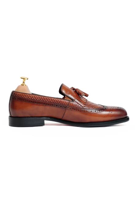 Buy_Vantier_Brown Bows Palermo Textured Leather Brogue Shoes _Online_at_Aza_Fashions