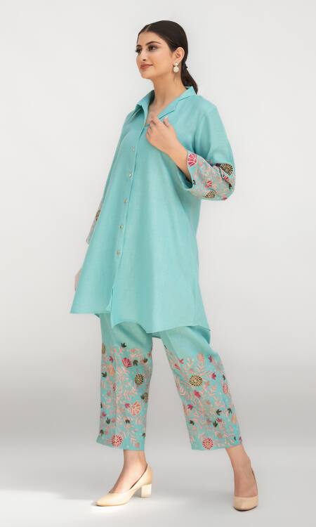 Shop Daljit Sudan Blue Linen, Cotton Embroidery Shawl Neck Floral Kurta And Pant Co-ord Set Online at Aza Fashions Shop_Daljit Sudan_Blue Linen, Cotton Embroidery Shawl Neck Floral Kurta And Pant Co-ord Set _Online_at_Aza_Fashions