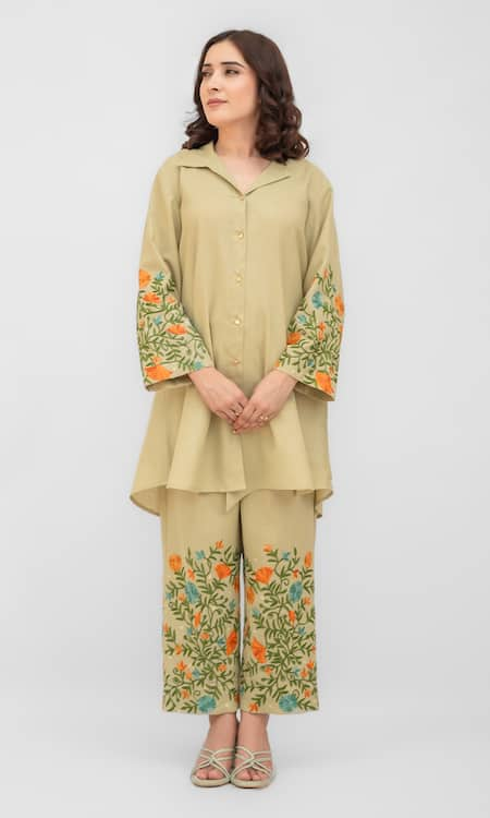 Daljit Sudan Green Matka Cotton Embroidered Aari Camp Collar Floral Kurta And Pant Set 