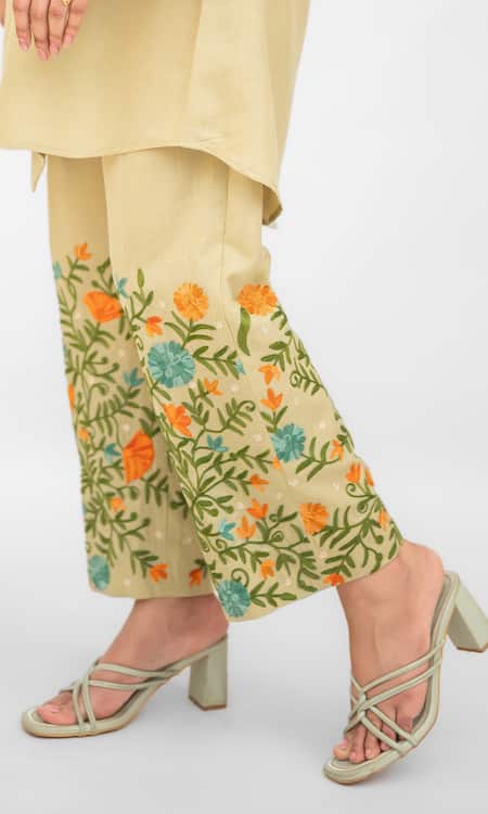 Daljit Sudan Green Cotton Embroidery Shawl Neck, Collared Floral Kurta And Pant Set Online at Aza Fashions Daljit Sudan_Green Cotton Embroidery Shawl Neck, Collared Floral Kurta And Pant Set _Online_at_Aza_Fashions